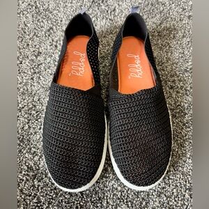 Poppy Crocheted Women’s Black Slip-On Sneakers Memory Foam Insole Size 9